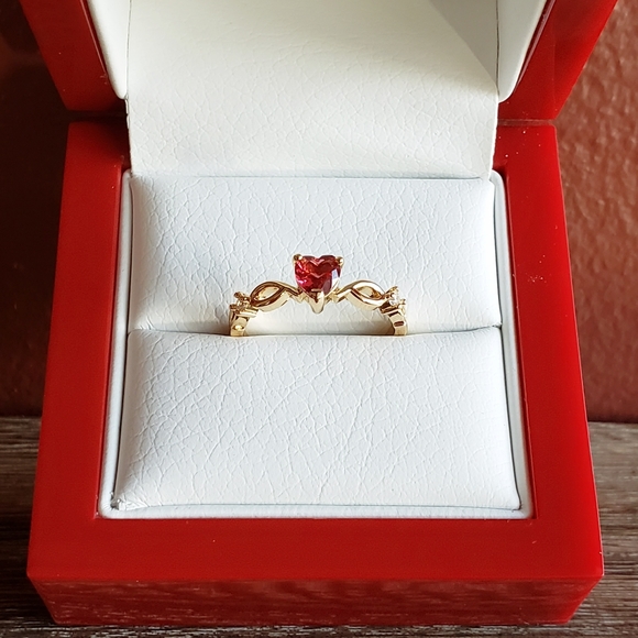 Jewelry - Ruby heart diamond ring